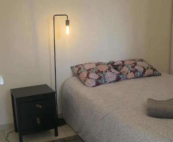 Quartier Sainte Marthe 10 *