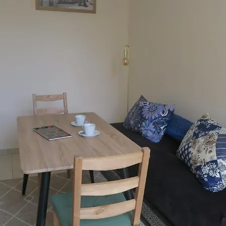 Quartier Sainte Marthe 10 *