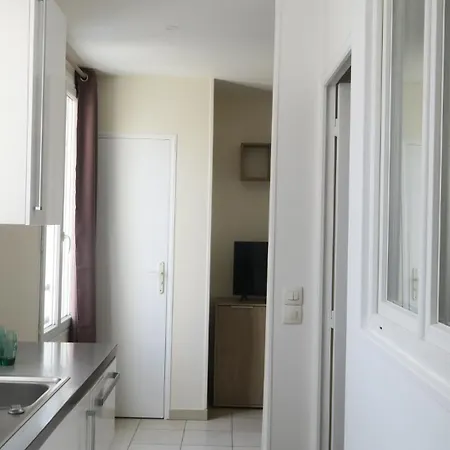 Quartier Sainte Marthe 10 * Paris